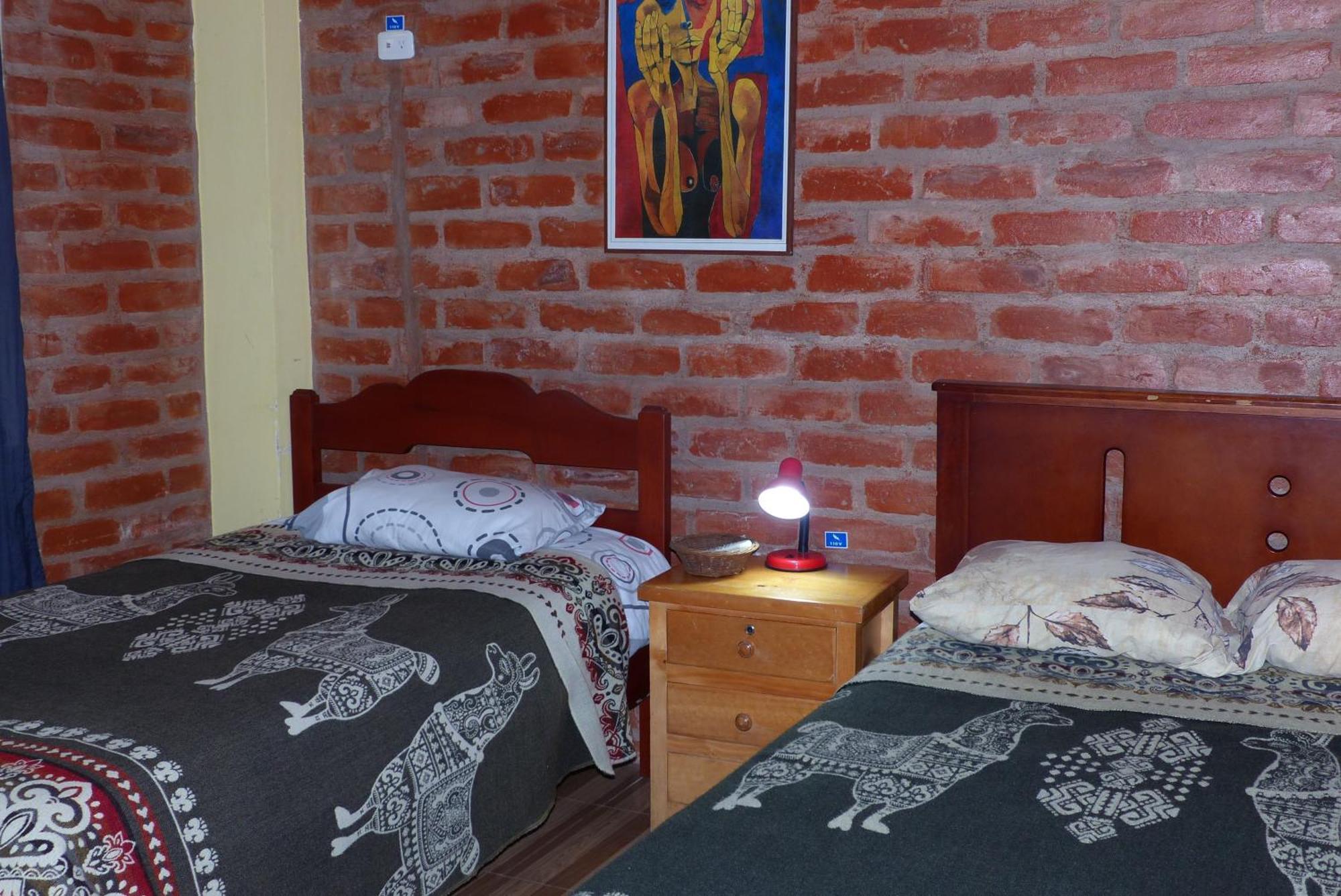 Hostal La Casa Amarilla City Banos  Exterior photo