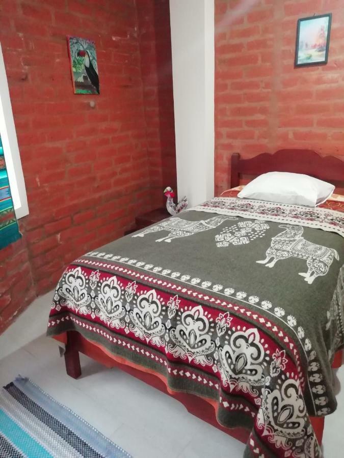 Hostal La Casa Amarilla City Banos  Exterior photo